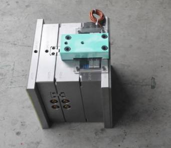 塑料模具設計方案時必須考慮到什么問題？