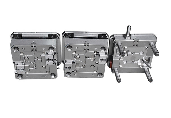 塑膠包五金件模具 塑膠包五金件模具