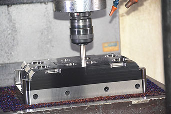 汽車注塑模具設(shè)計加工需要注意什么？